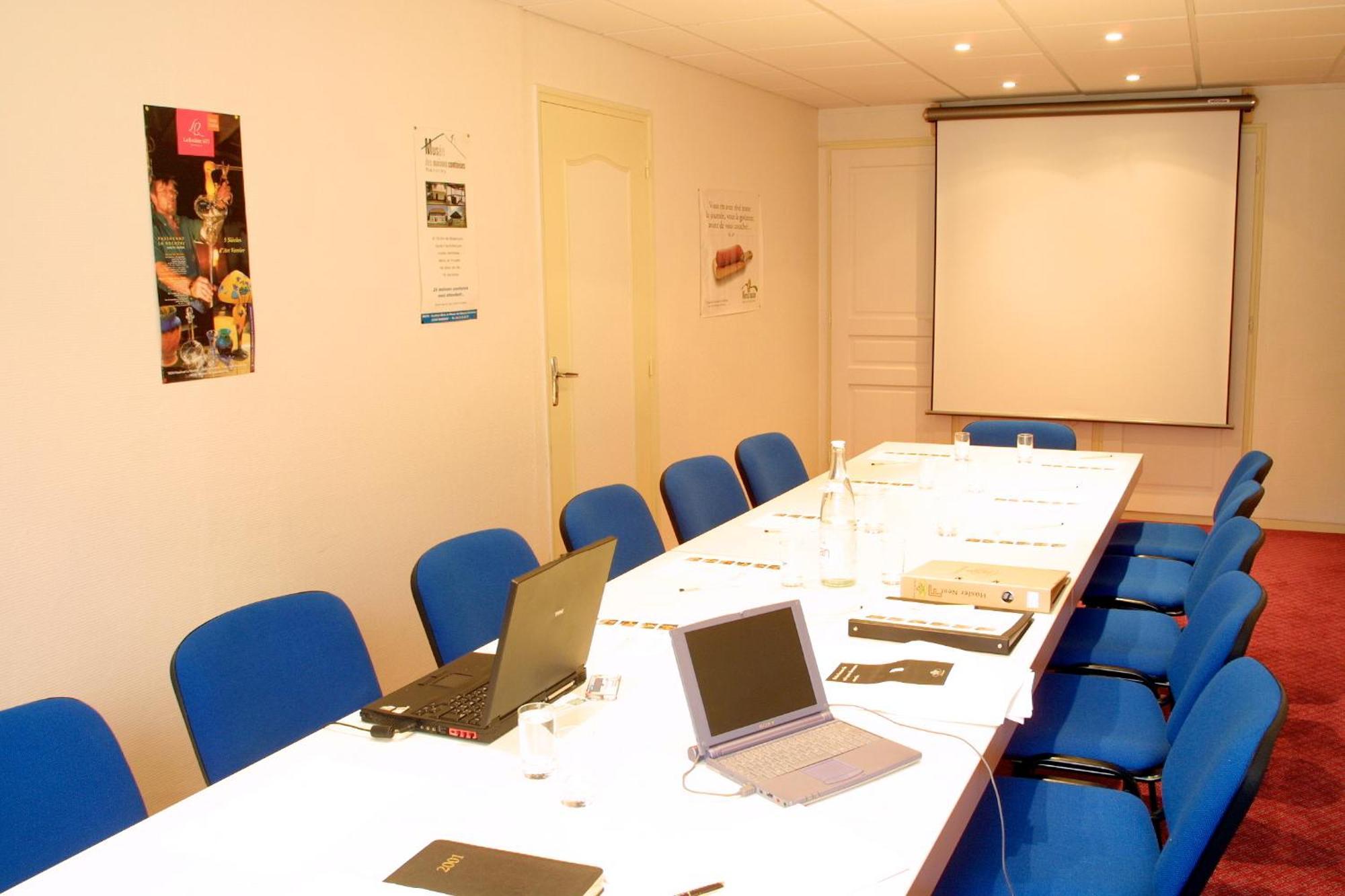 Logis Hotel Calisola Besancon - Soiree Etape Chalezeule Экстерьер фото