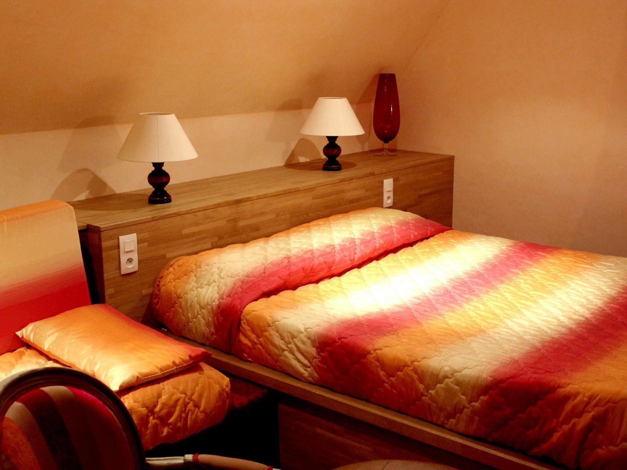 Logis Hotel Calisola Besancon - Soiree Etape Chalezeule Экстерьер фото